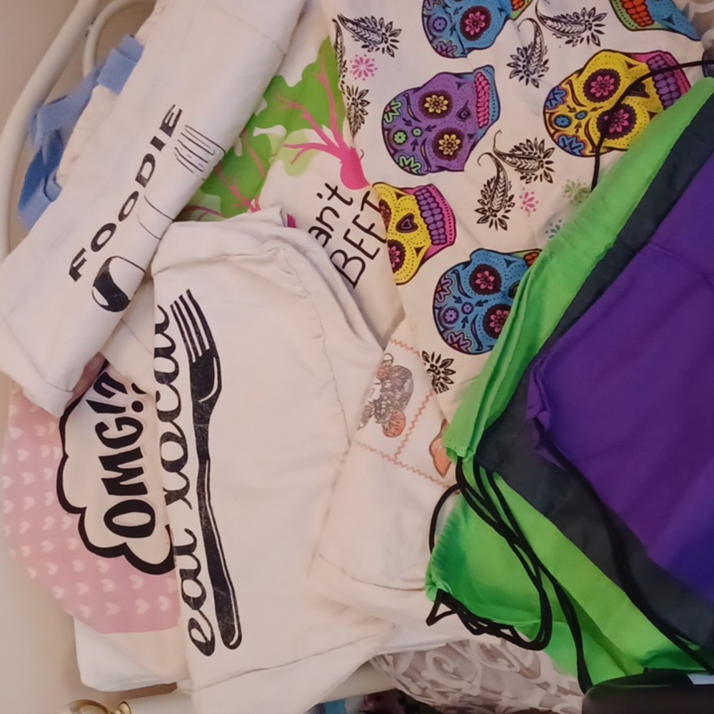 Canvas bags lot of 6 & 4  drawstring backpacks